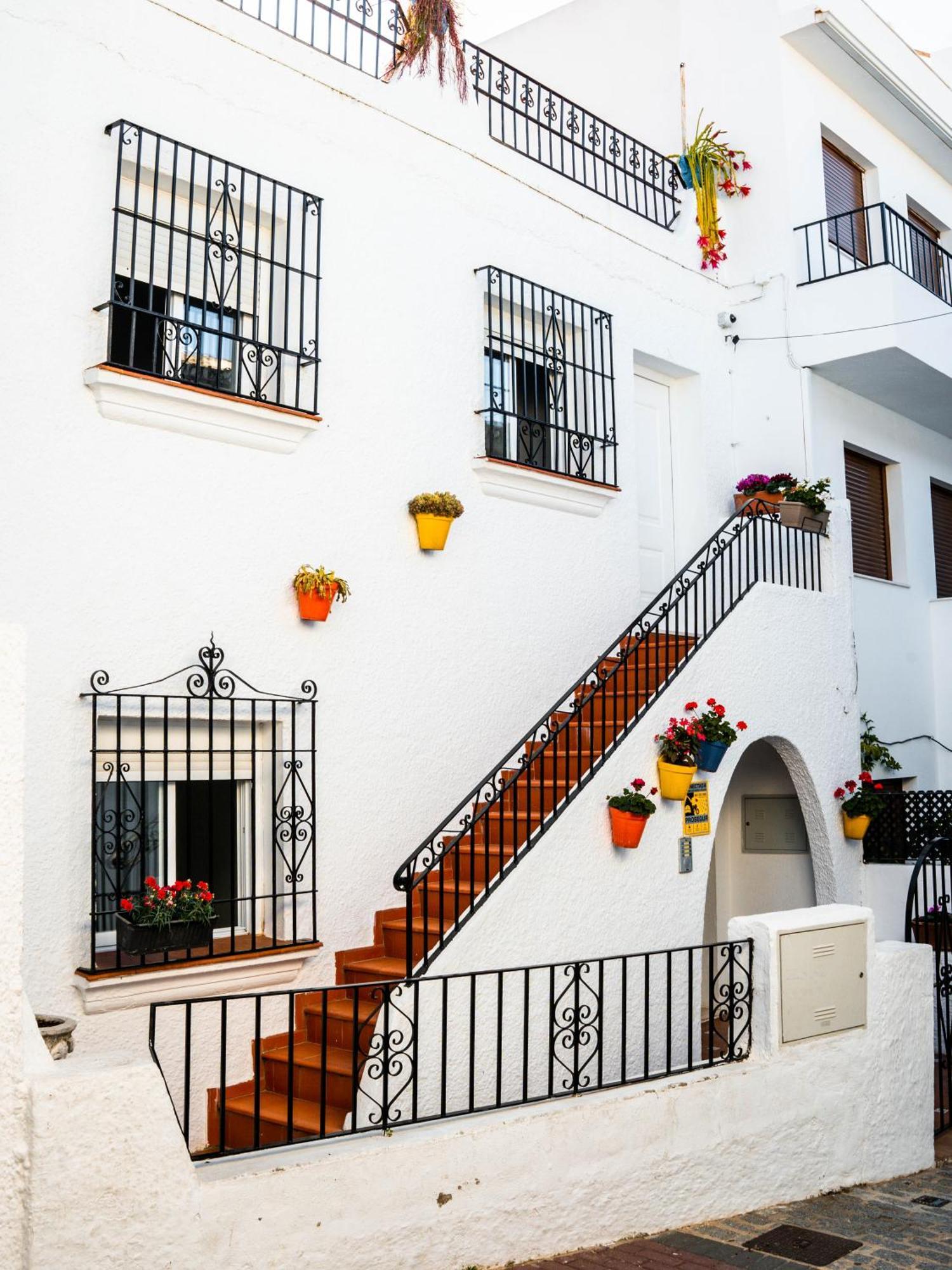 Escuela Village Марбелья Экстерьер фото